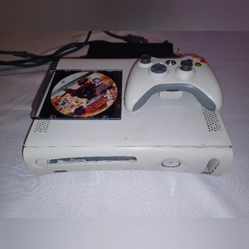 Microsoft Xbox 360 Bundle w/ Game + Controller + HD